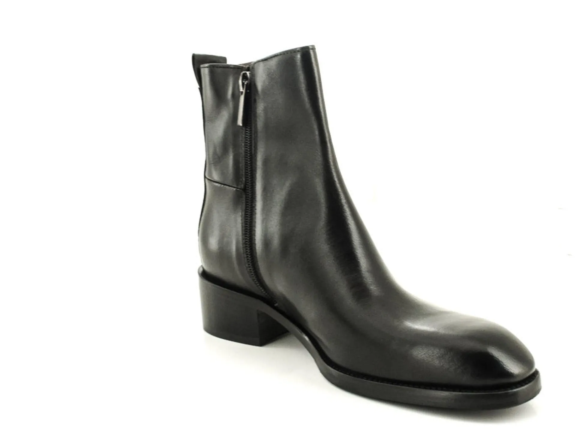 BOOTS D940