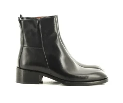 BOOTS D940