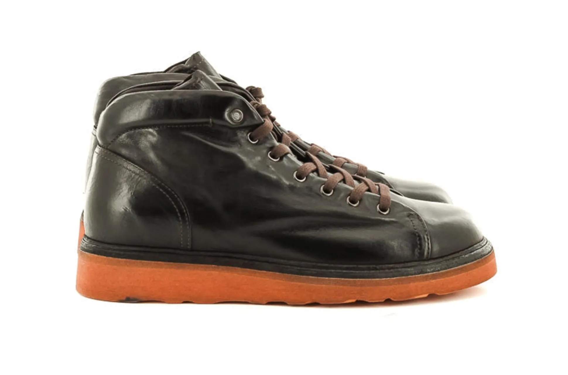 BOOTS IQ02A