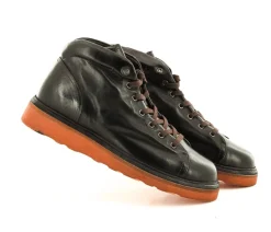 BOOTS IQ02A