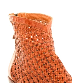 BOOTS 261W