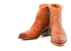 BOOTS 261W